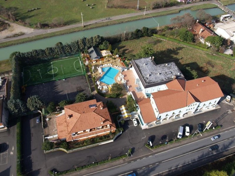 Hotel Risthotel Airport