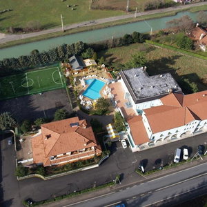 Hotel Risthotel Airport cazare Fogliano