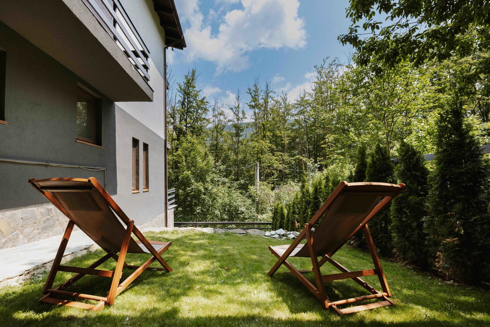 Forest Villa Apartments - Mountain View