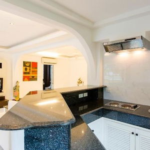 Hotel Serenity Lakeside Resort cazare Kathu