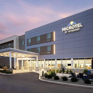 Hotel Microtel Inn & Suites By Wyndham Macedon cazare Macedon