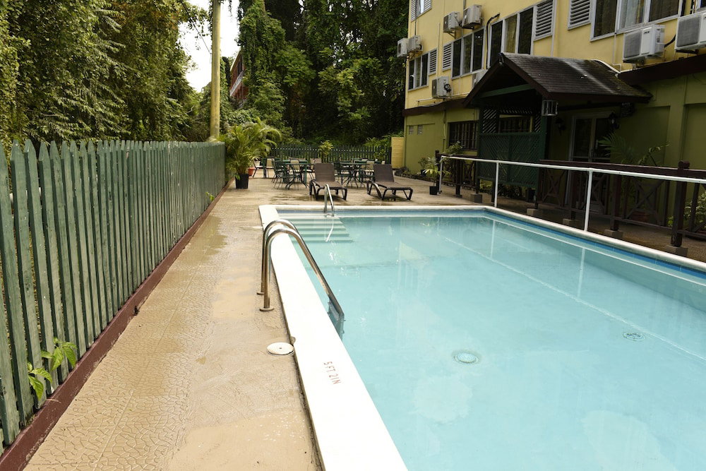 Hotel Pineapple Court Hotel