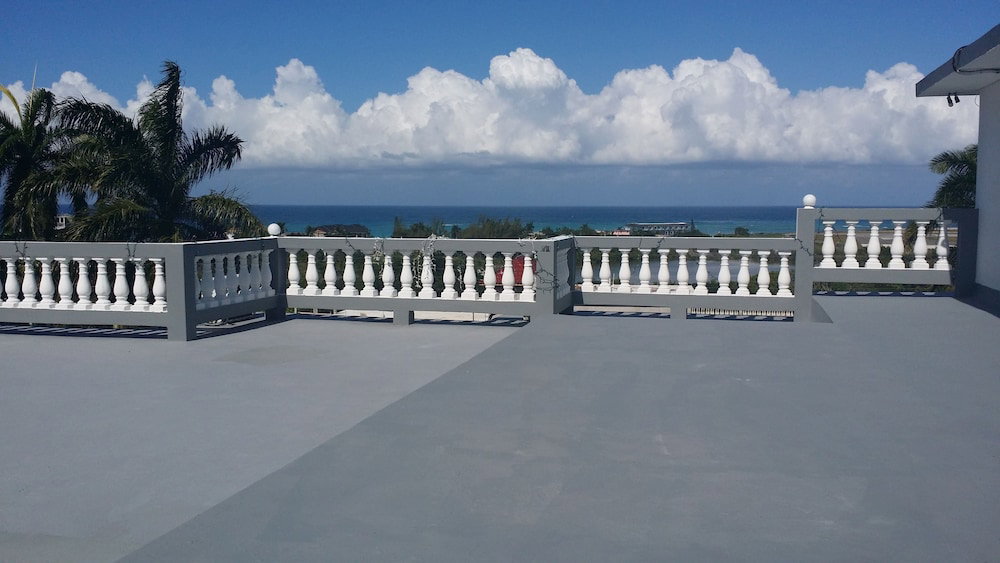 Hotel Palm View Guesthouse And Conference Centre