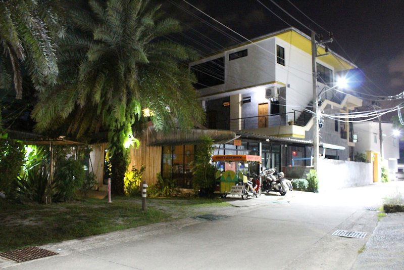 Hotel B-Happy Resort