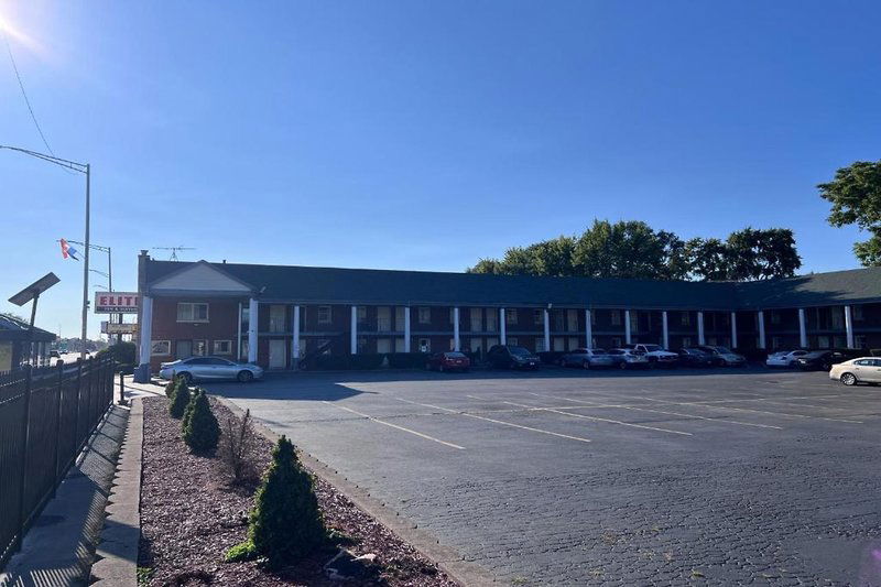 Hotel Capital O Elite Inn & Suites South Holland I 94