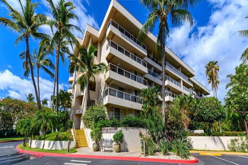 Maui Banyan By Castle Resorts & Hotels