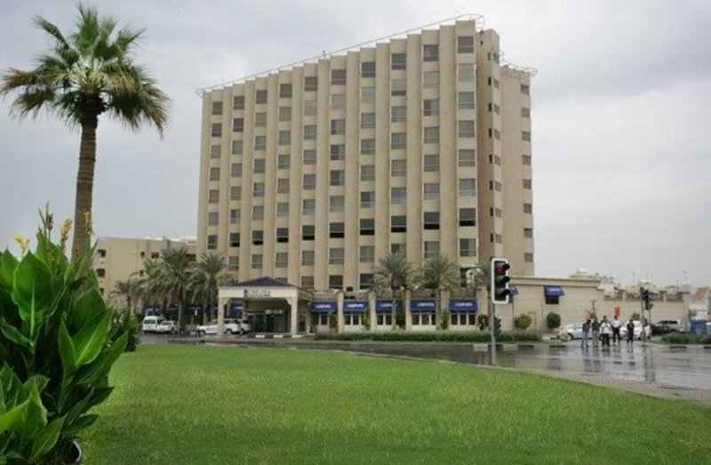 Hotel The Luxe Plaza Hotel