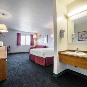 Hotel Rodeway Inn Whitehall cazare Whitehall