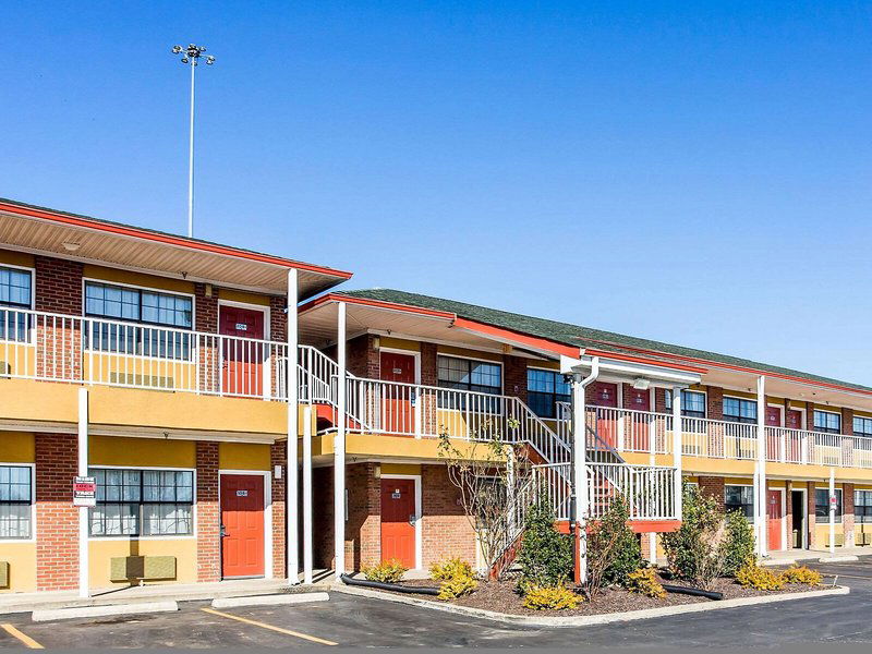 Hotel Rodeway Inn & Suites