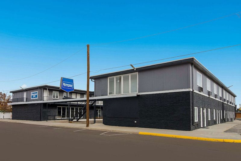 Hotel Rodeway Inn & Suites