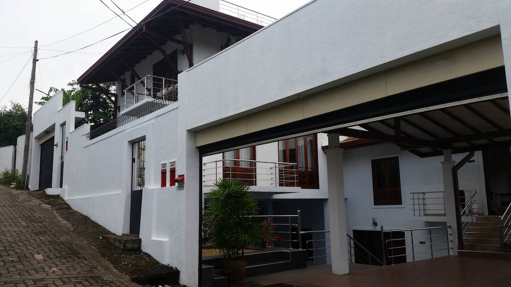 Hotel Ayansa Villa