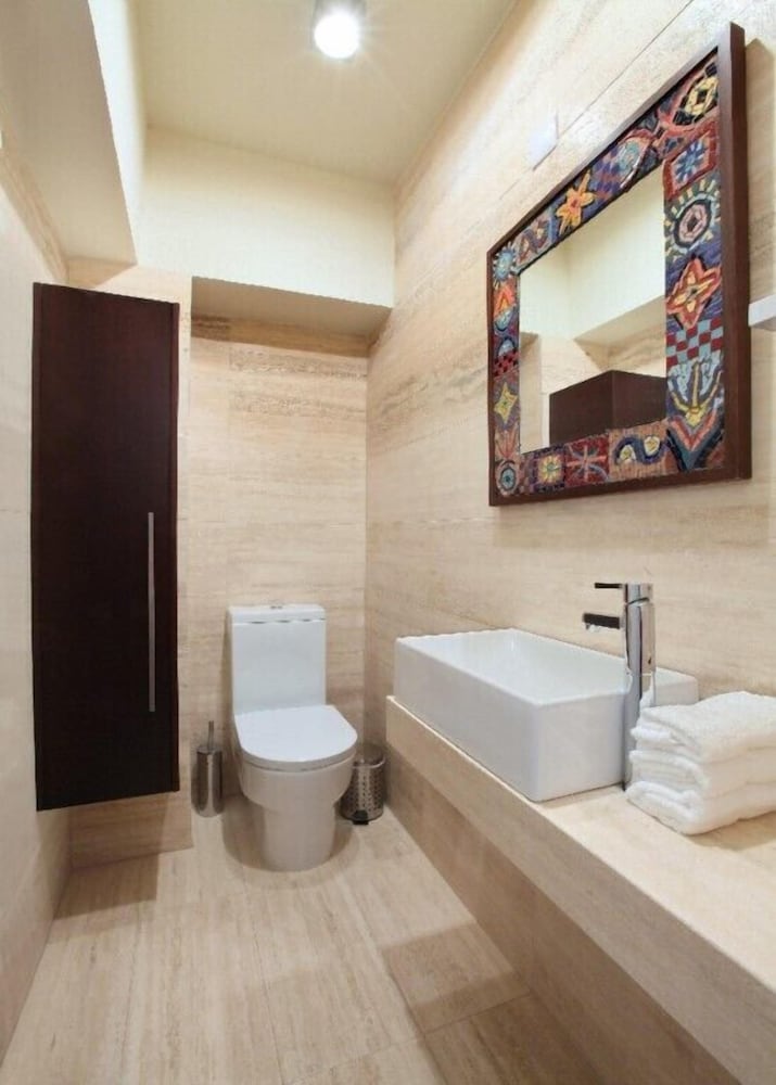 dal travel Mackenzie Seafront Suite