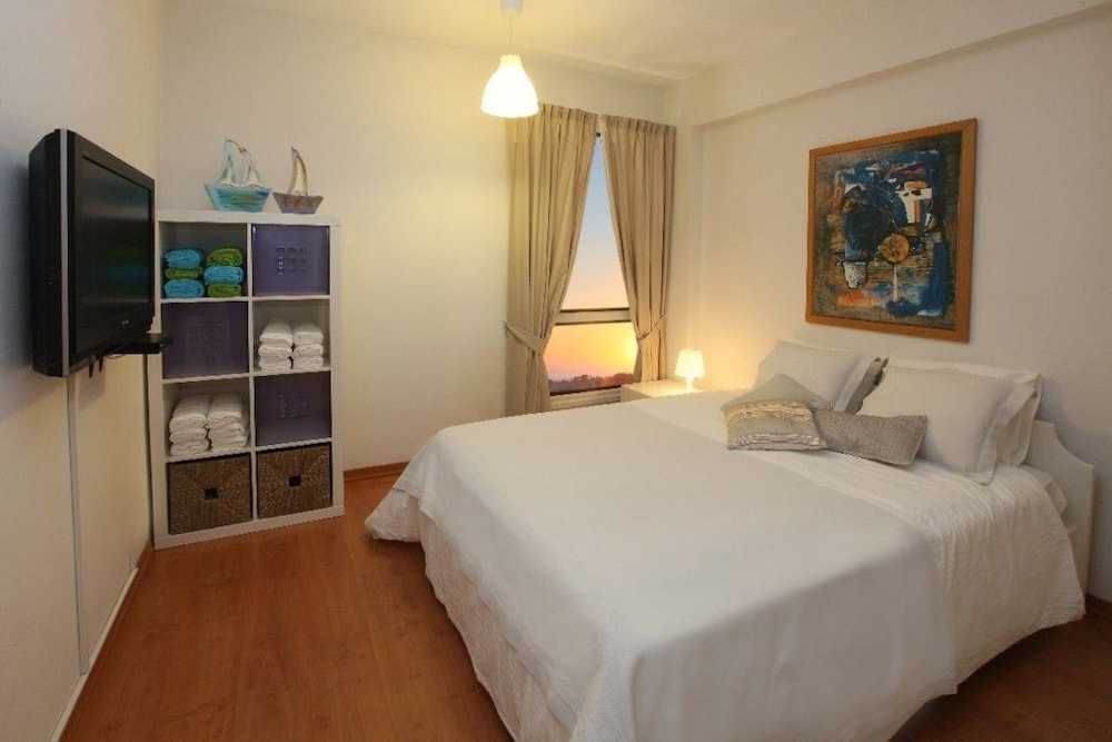 dal travel Mackenzie Seafront Suite