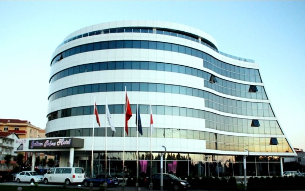 Hotel Golden Palas