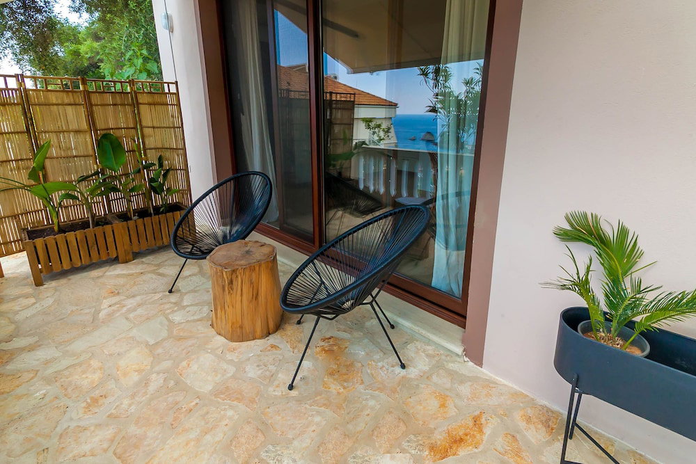Evgenias Sea View Apartments