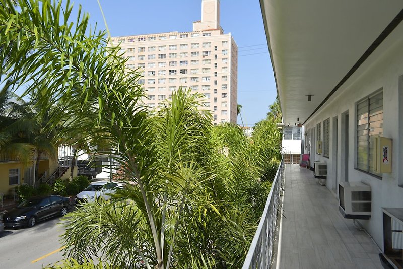 Hotel Art Deco Ocean Walk Apartments