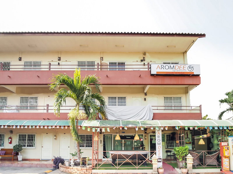 Aromdee Apartment