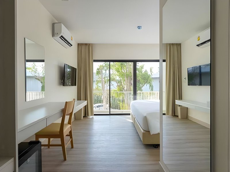 Hotel Porestva Hotel Sriracha