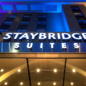 Hotel Staybridge Suites Hamilton - Downtown cazare Hamilton