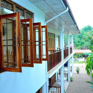Hotel London Palace cazare Anuradhapura