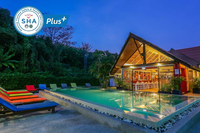 Hotel Naiharn Beach Resort