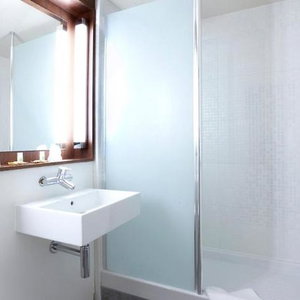 Sejur Hôtel Kyriad Chantilly Sud - Luzarches vacanta Chaumontel