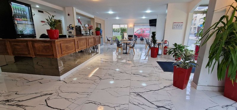 Hotel Kyriad Direct Arpajon