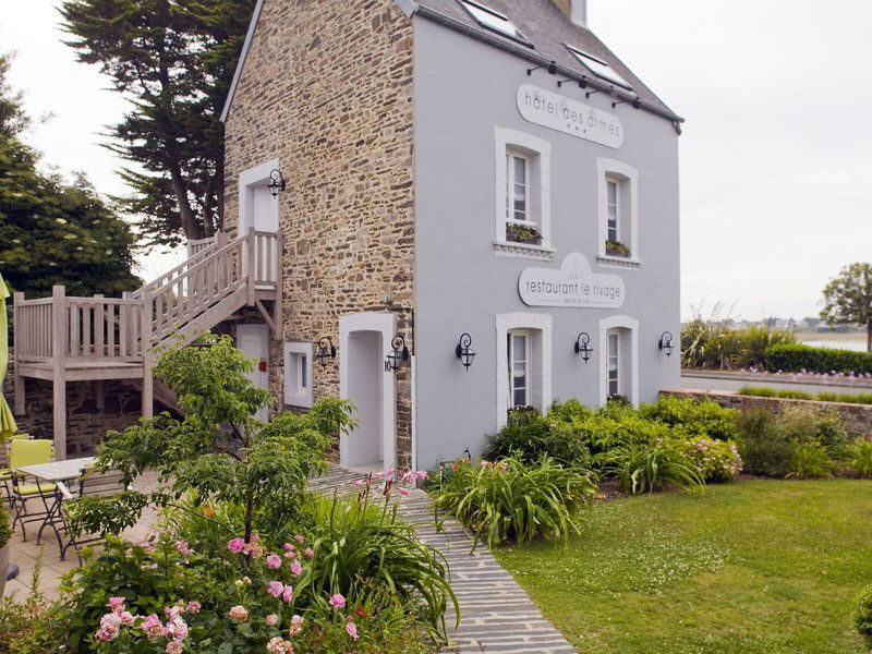 Hotel Hotel Restaurant Les Ormes, The Originals Relais