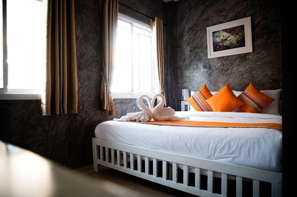 Hotel Ban's Avenue Guest House