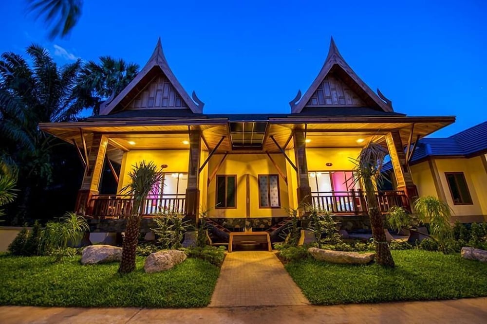 Hotel Dusit Phuphaya Resort