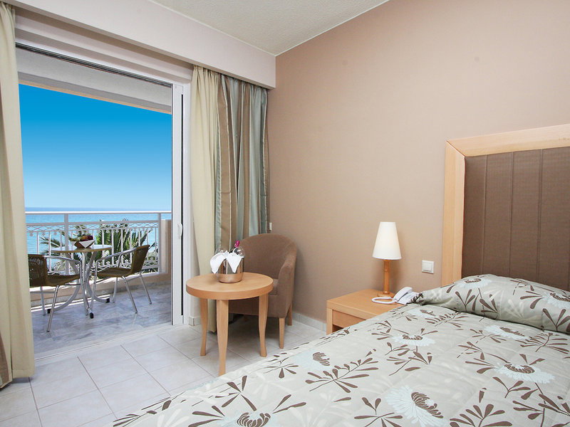 dal travel Zakantha Beach