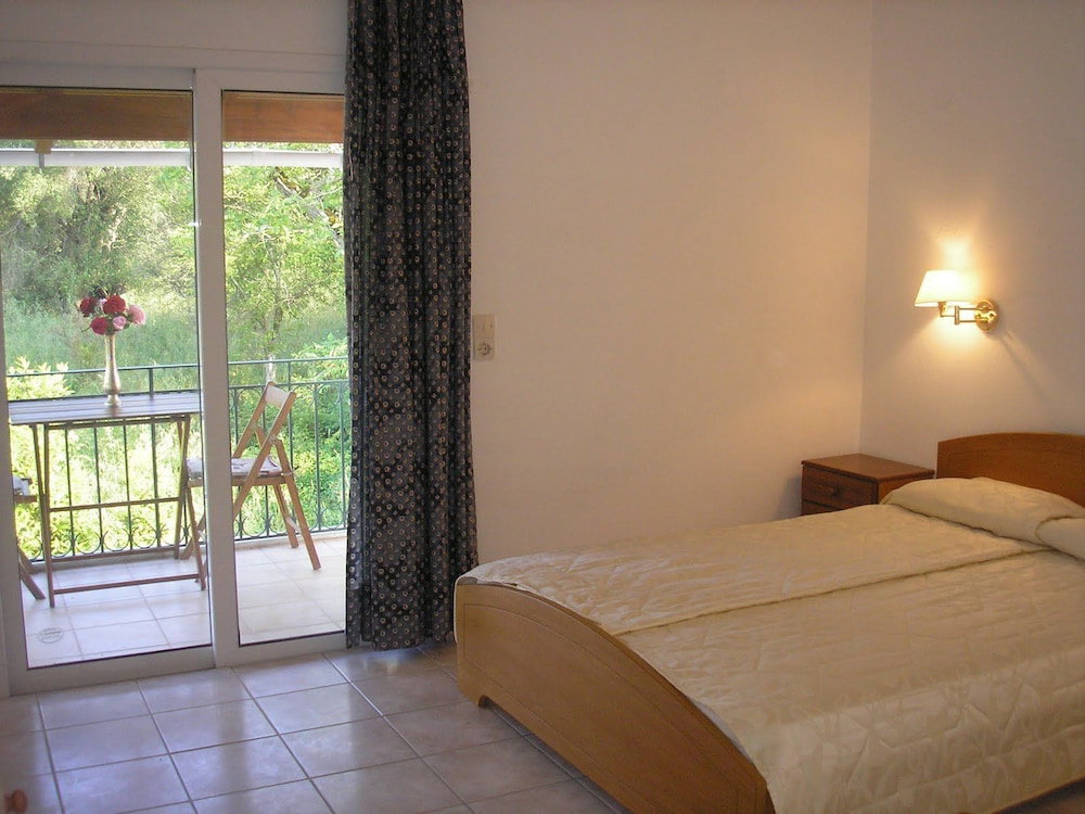 Villa Avra