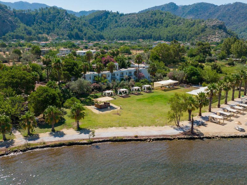 Hotel Chillos Beach Hotel & Lounge