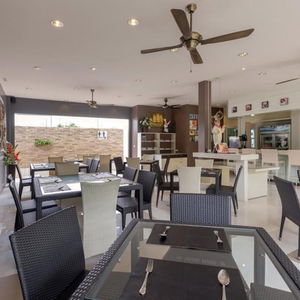 Hotel The Regent Resort Phuket cazare Kamala Beach