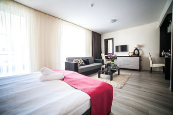 Auris Hotel
