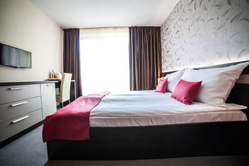 Auris Hotel