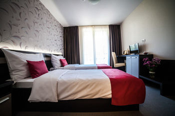 Auris Hotel