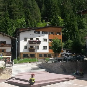 Hotel Hotel Oswald cazare Canazei