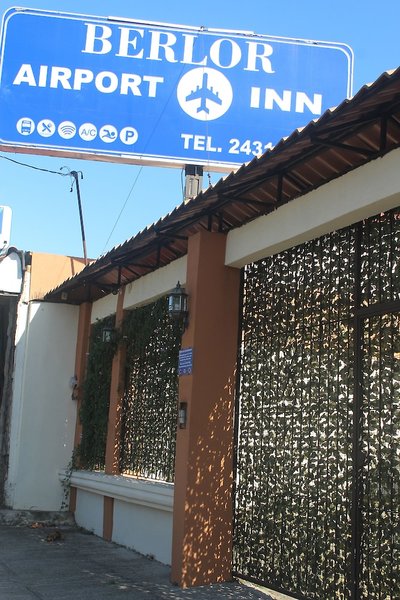 Hotel Berlor Airport Inn