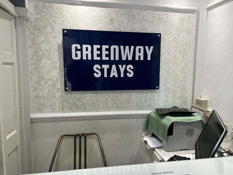 Hotel Oyo Greenway Stays