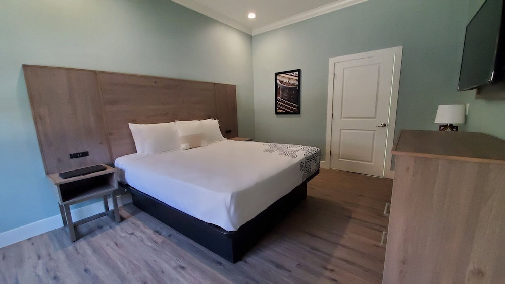 Hotel Crestridge Inn