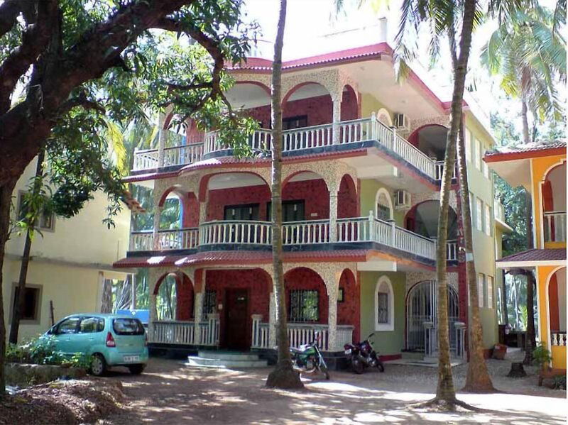 Hotel Mama Mids Home