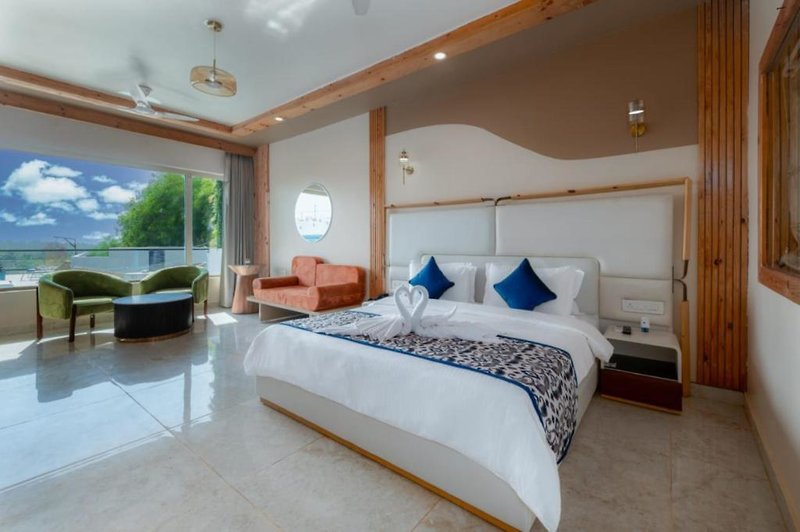 Hotel Grand Continent Morjim