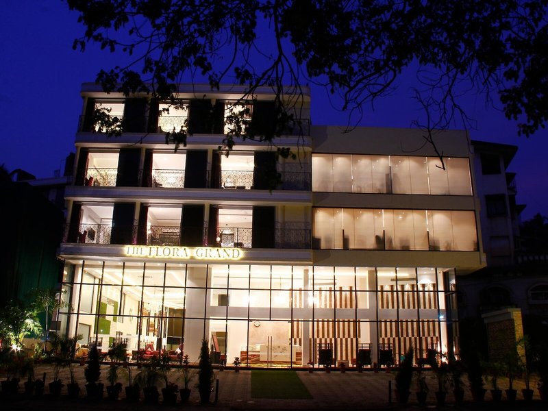 Hotel The Flora Grand