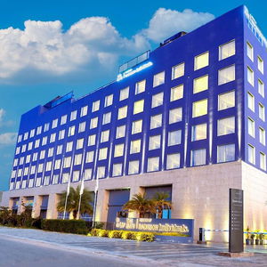 Hotel The Elite Narasapura A Member Of Radisson Individual cazare Kolar