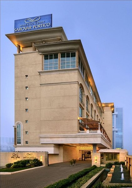 Hotel Majestic Court Sarovar Portico