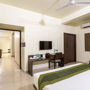 Hotel Xec Suites By Treebo cazare Madgaon