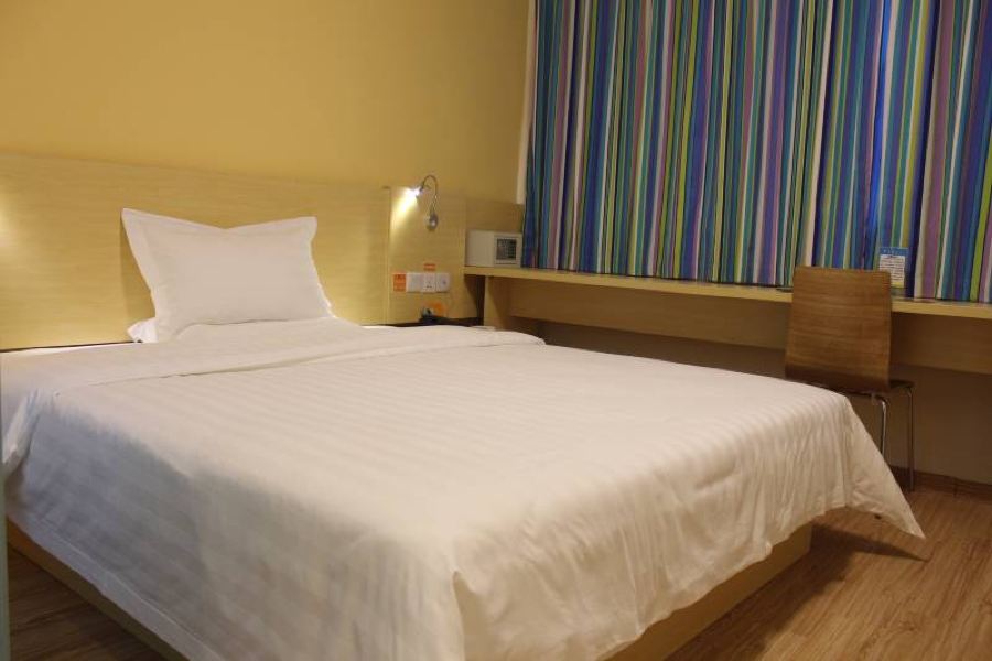 Hotel 7 Days Inn