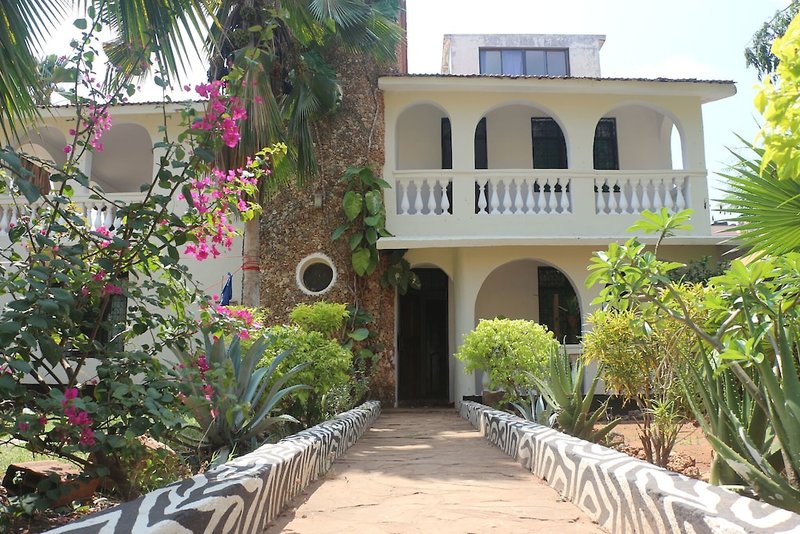 Hotel Akogo House