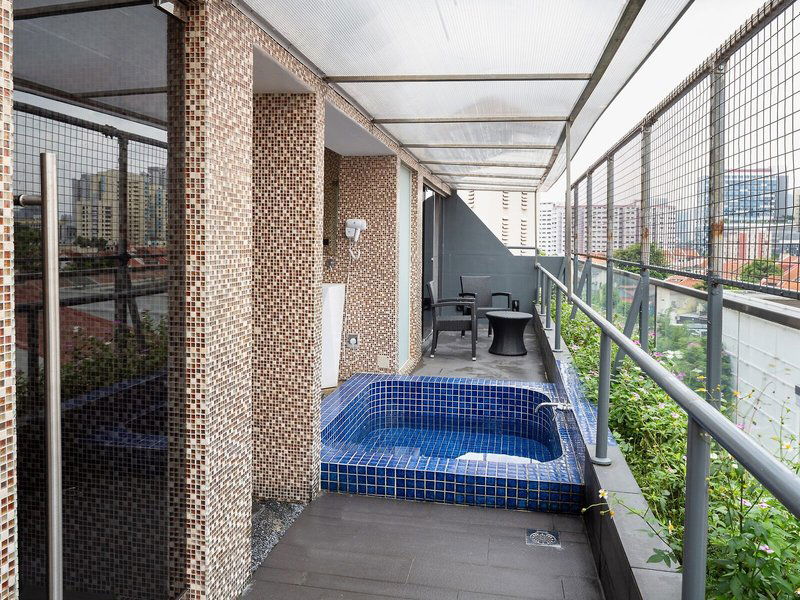 Hotel Lion Peak Hotel Dickson